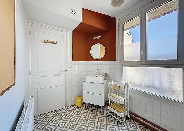 Le Grand Est Scandinave, Centre Ville, Proche Cathedrale Apartment *